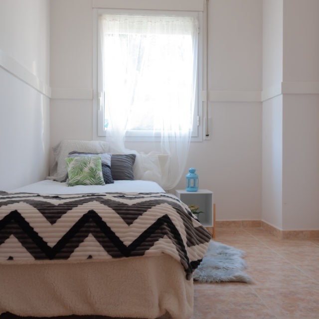 Habitación individual blanca